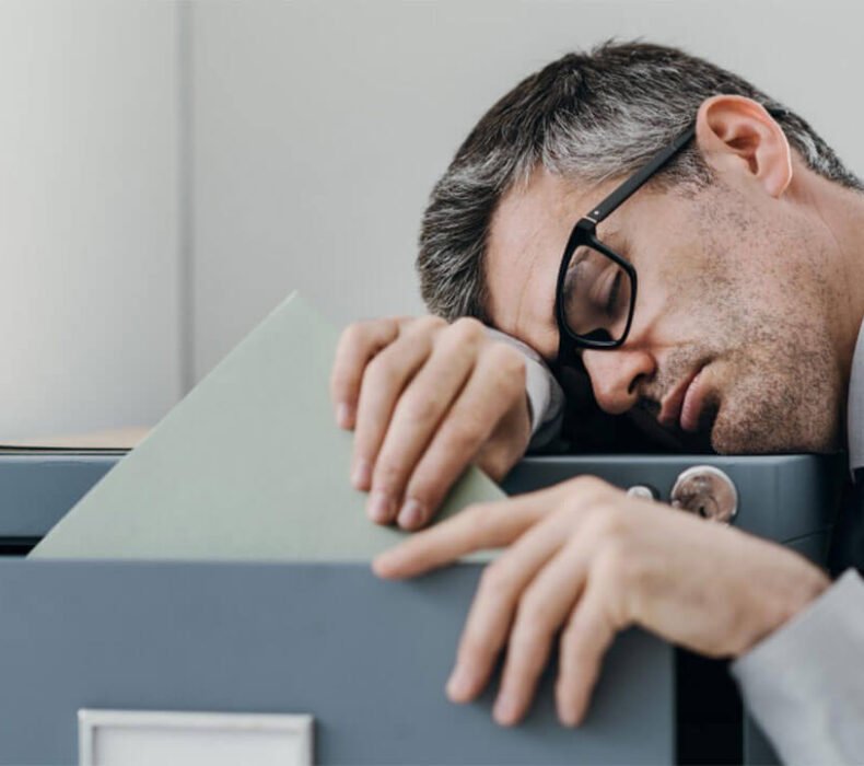 What kind of insomnia is a sign of sleep apnea?